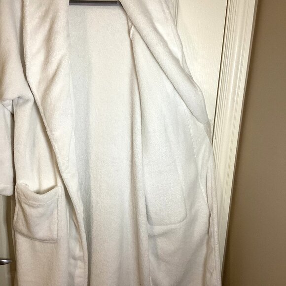 Pottery Barn Women's White Plush Bath Robe Bathrobe Size S - Picture 4 of 10